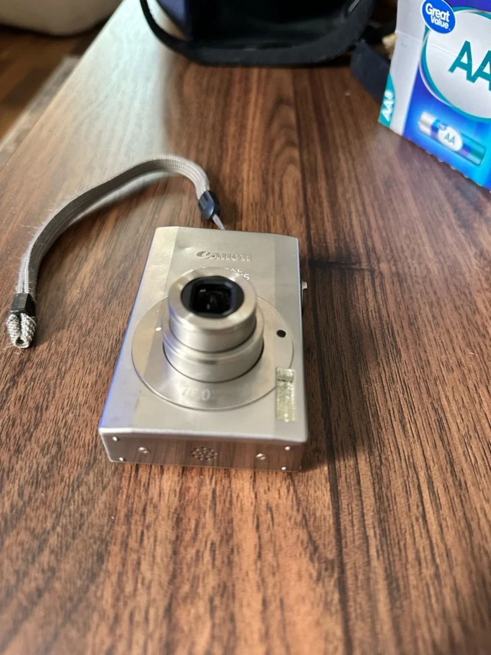 Canon Digital IXUS 90 IS Camera